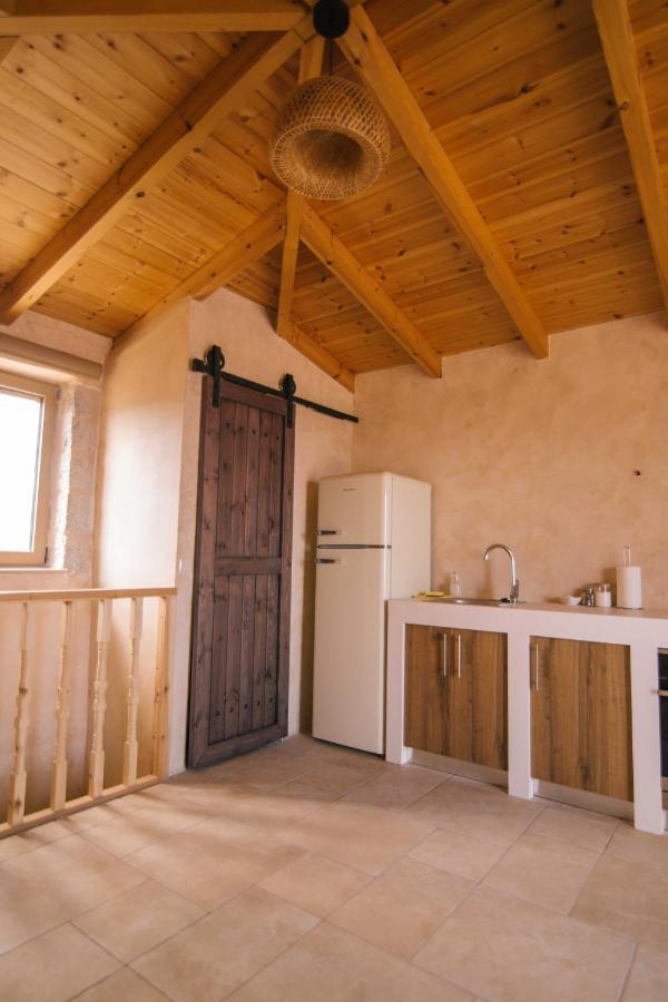 Mani Luxury Suites And Studios In Gytheio With Private Pools エクステリア 写真