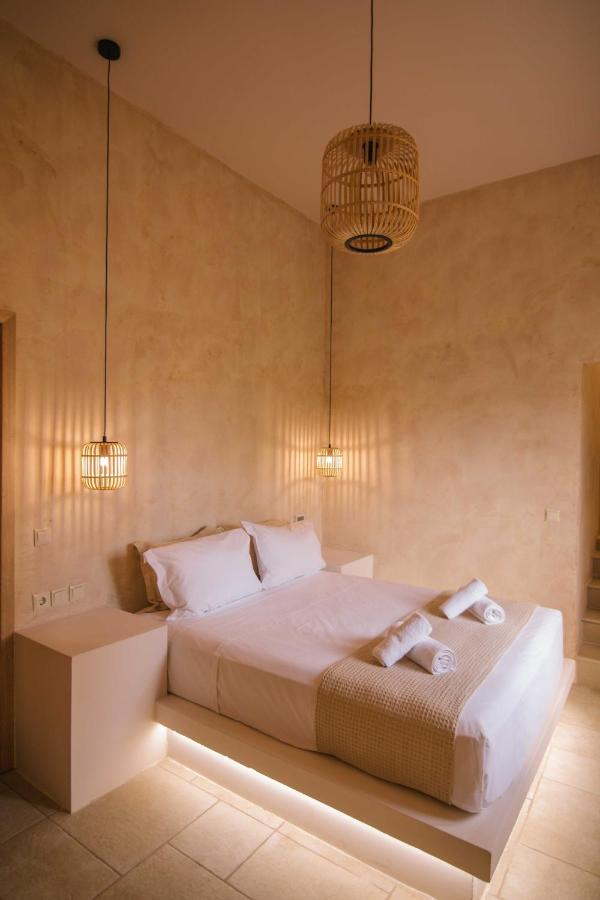Mani Luxury Suites And Studios In Gytheio With Private Pools エクステリア 写真