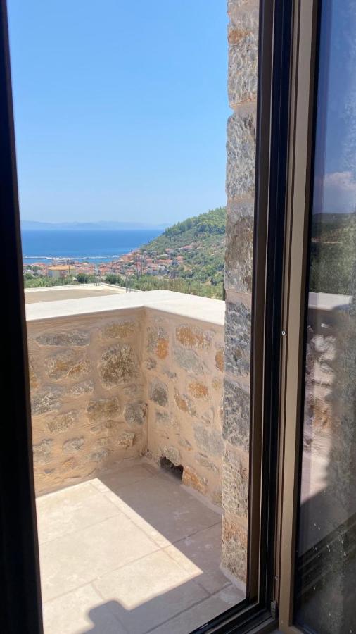 Mani Luxury Suites And Studios In Gytheio With Private Pools エクステリア 写真