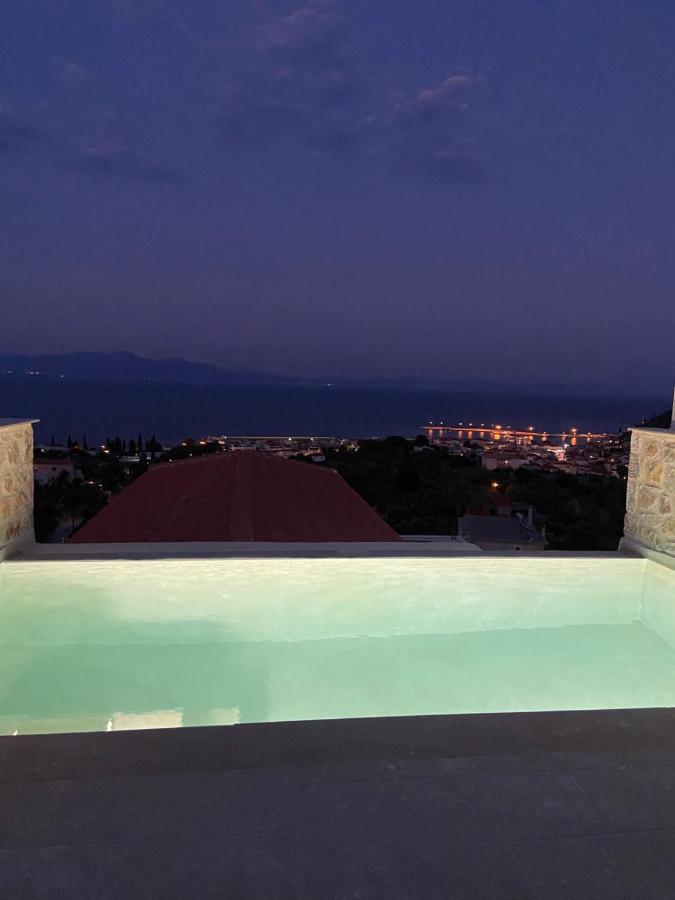 Mani Luxury Suites And Studios In Gytheio With Private Pools エクステリア 写真