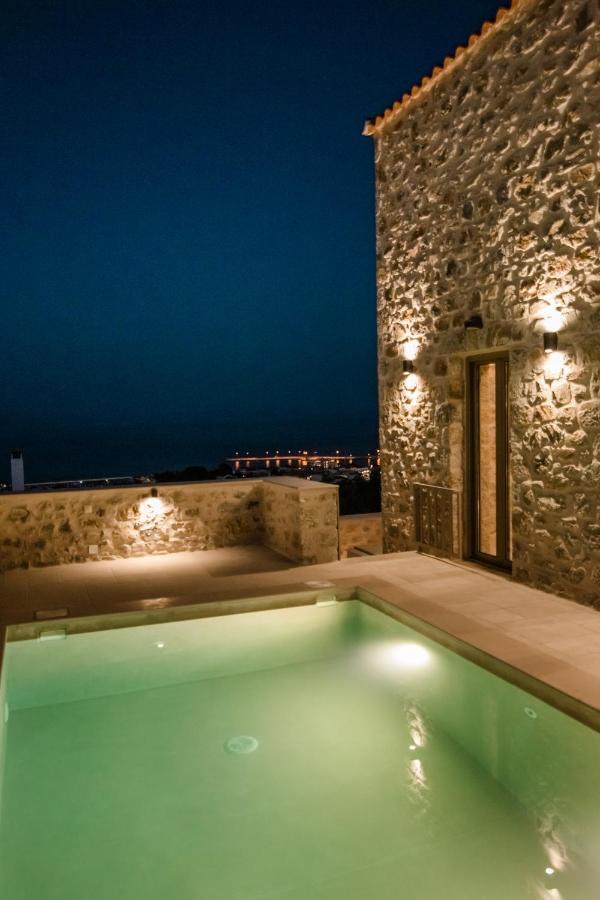 Mani Luxury Suites And Studios In Gytheio With Private Pools エクステリア 写真